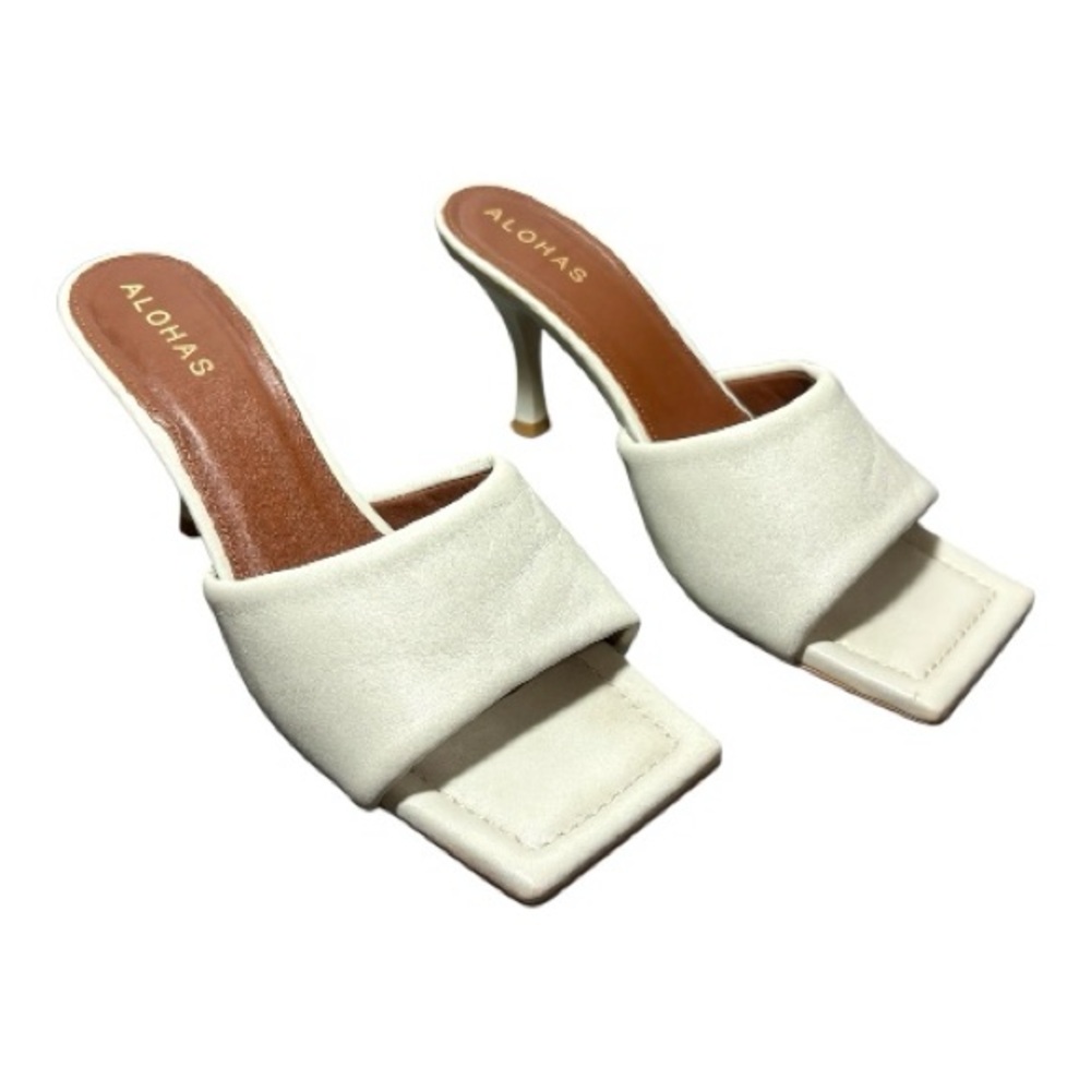 ALOHAS Off White Leather Puffy Mules